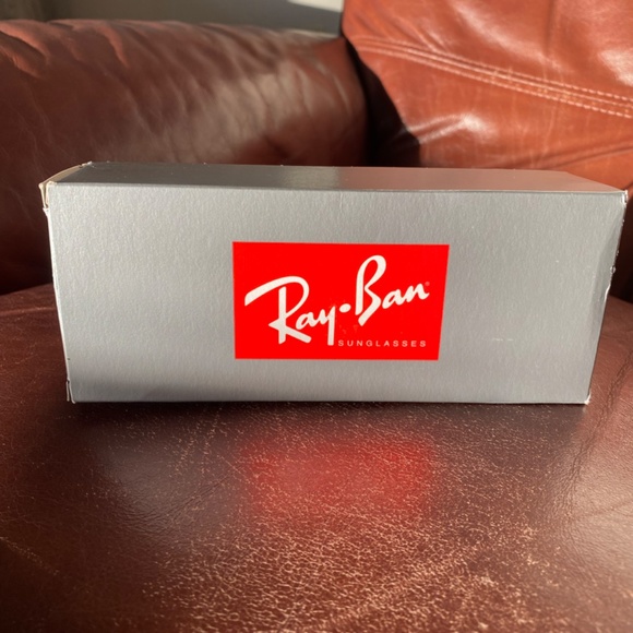 Ray-Bans Polarized Aviator Sunglasses main image 11